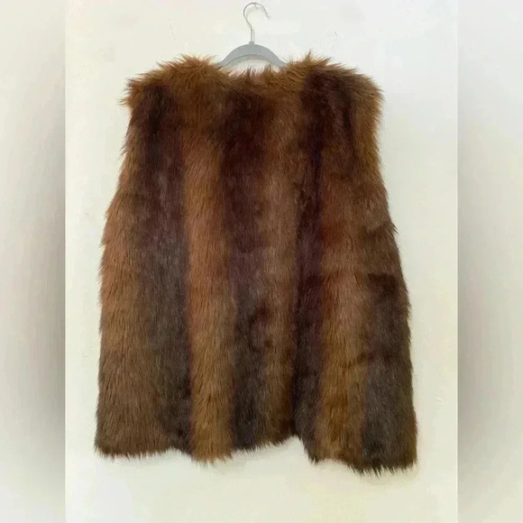 Zara Knit Faux Fur Vest - Picture 2 of 2